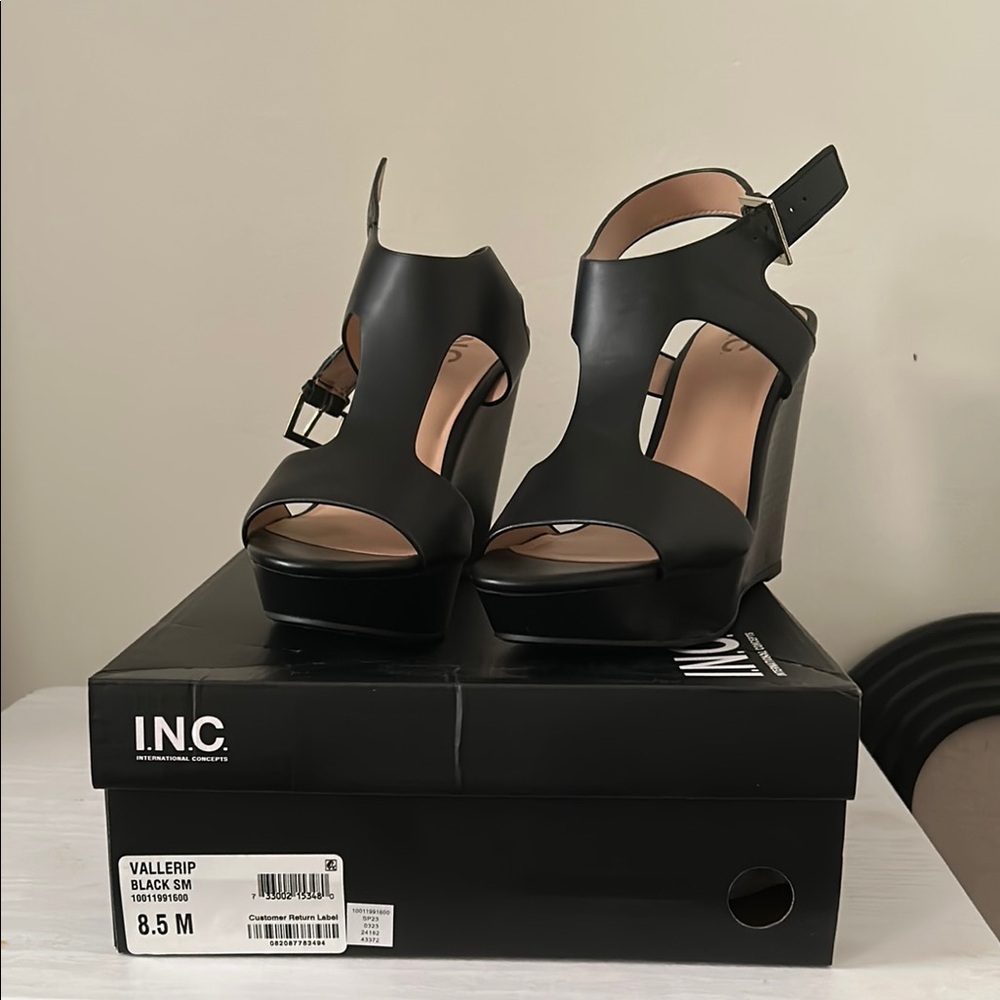 INC International Concepts Black Women's Platform Sandals